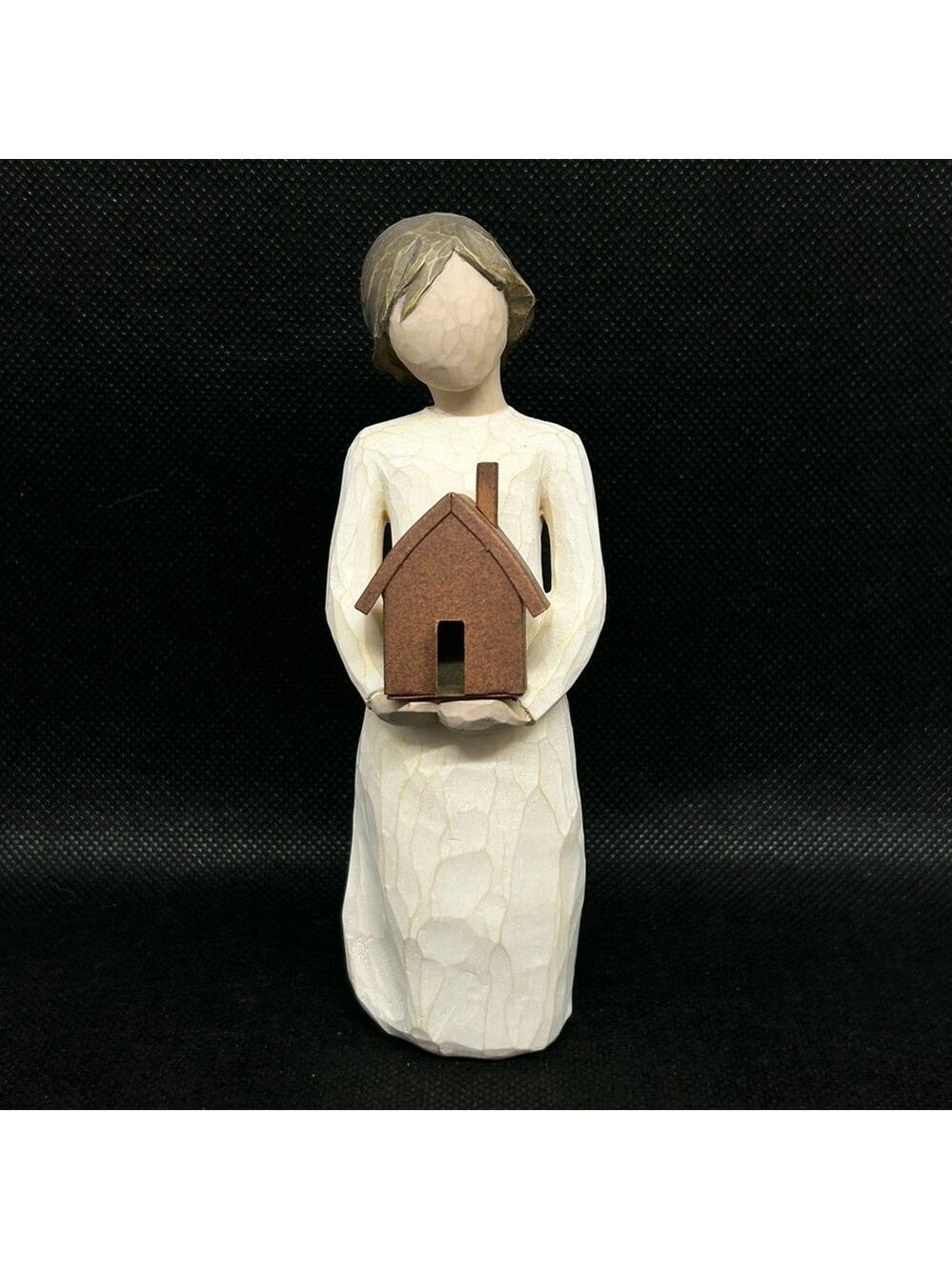 New in box Willow Tree Mi Casa figurine